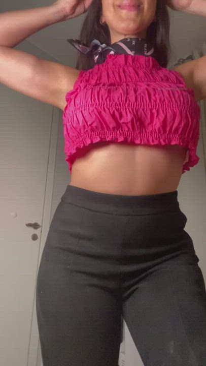 Does pink fit on my large brown tittes?