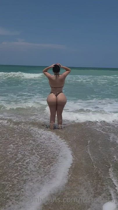 Beach Big Ass Bikini Body Doll Fake Fake Ass Fake Tits Hourglass Public Teasing clip