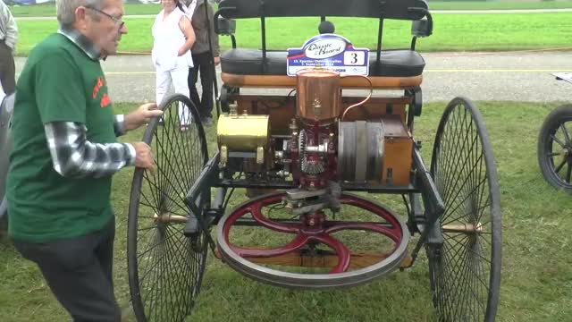 Benz Patent-Motorwagen No.1 in Action