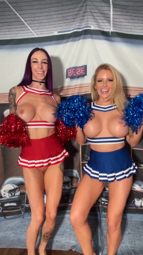 Two hot bimbo 