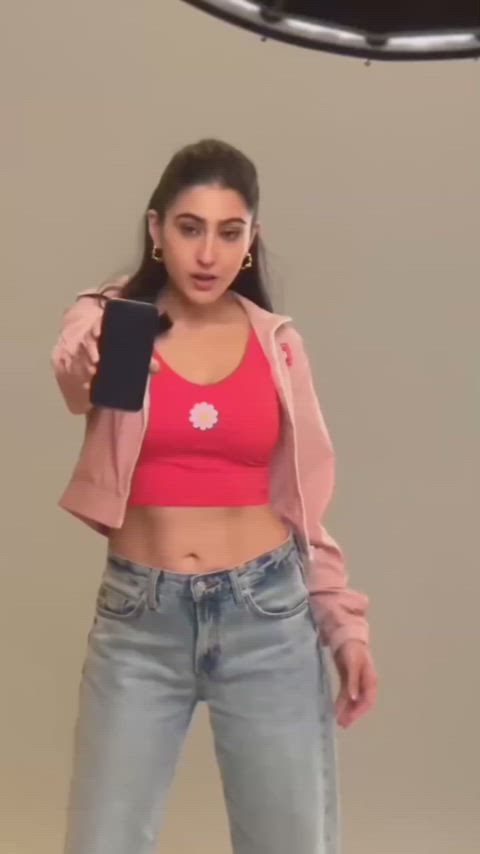 Sara Ali Khan Navel 