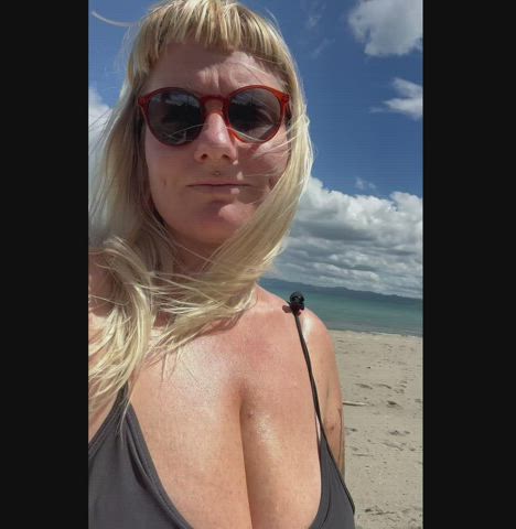 beach huge tits milf mom natural natural tits new zealand onlyfans outdoor clip