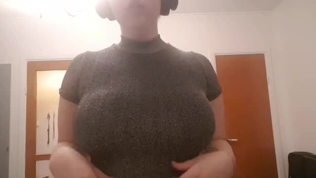 I really like my tits in this shirt.. and the way they pop out of it! Couldn't help