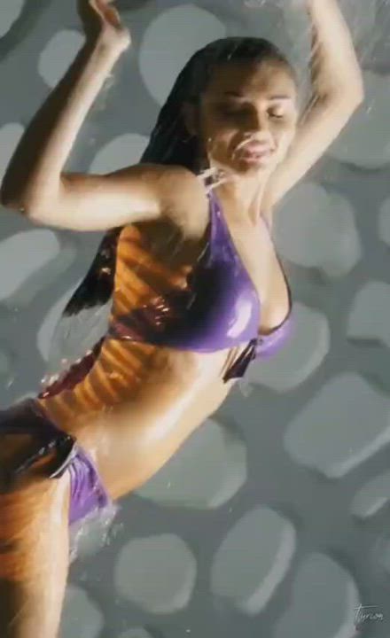 Amy Jackson in a purple bikini is what every lazy-ass needs to get lured into the