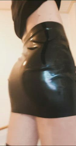 Latex Rubber Skirt clip