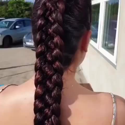 Pulling on a Long Complex Braid (@hairstyle_na92)