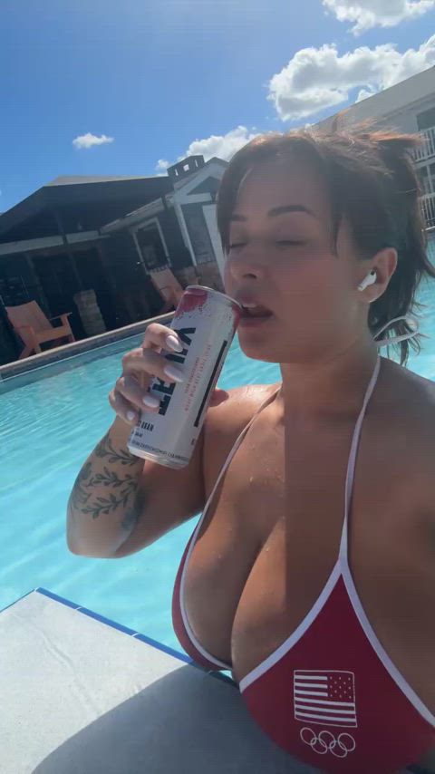 big tits bikini boobs natural tits onlyfans tattoo tits white girl bigger-than-you-thought