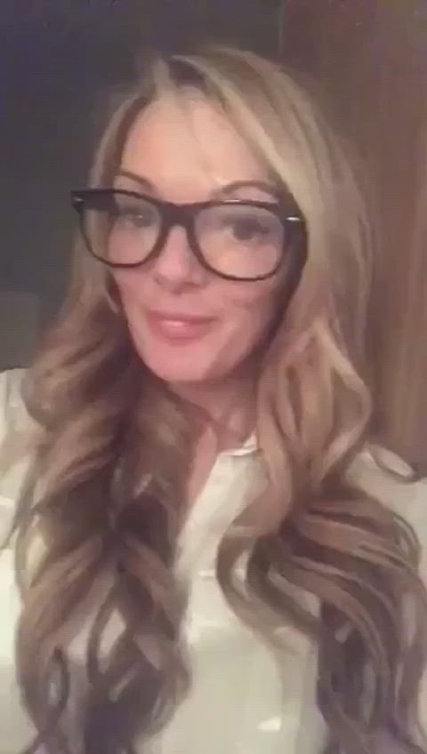 blowjob boss employee glasses selfie clip