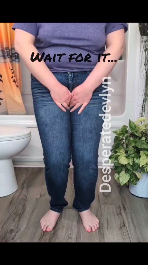 bbw fansly jeans pee peeing piss pissing wet wetting piss-pov piss-sluts squirters