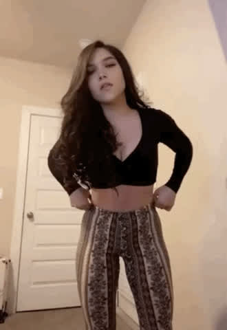 ass dancing lapdance leggings tiktok twerking clip