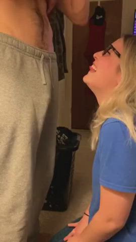 Blonde Blowjob Cumshot Smile Undressing clip