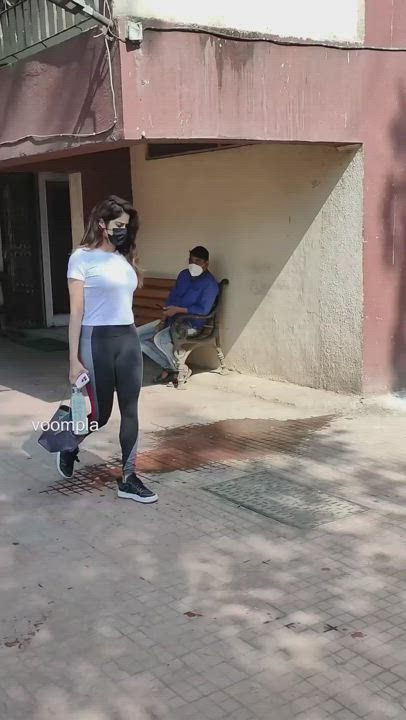 Bollywood Boobs Gym clip