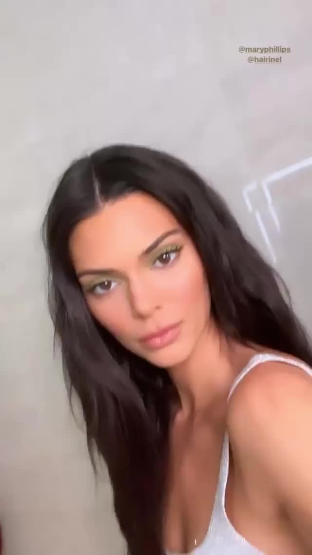 Kendall Jenner - Instagram Story, 04/14/2019