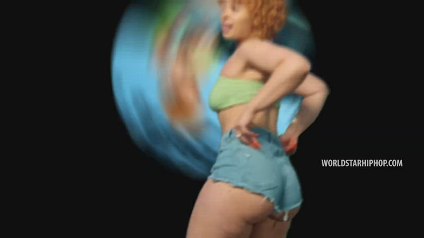 booty bouncing shorts clip