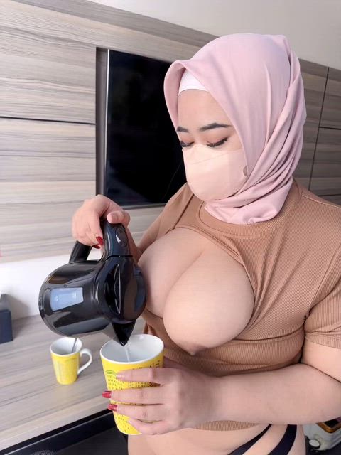 asian hijab homemade teen tits busty-asians just-boobs tik-tok twerking clip