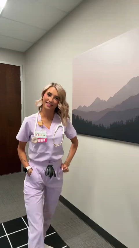 ✨ FREE ONLYFANS ✨ Would you hang out with this naughty blonde nurse?