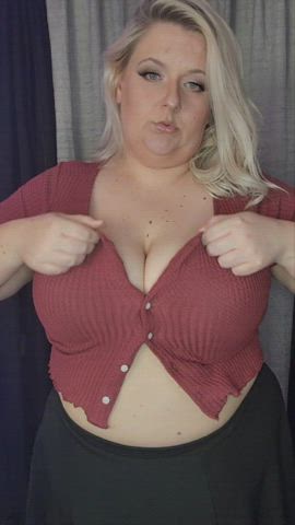 BBW Curvy Huge Tits MILF Natural Tits Pawg Thick Tits Titty Drop clip