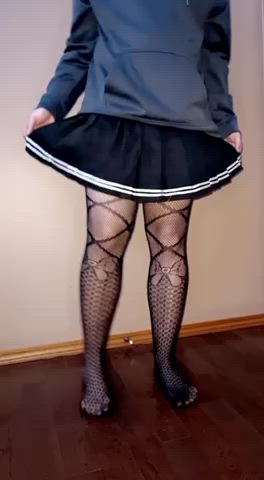 Skirt reveal😎