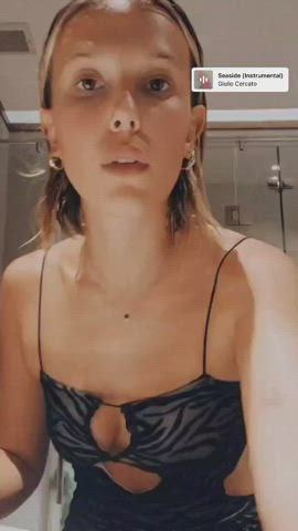 celebrity cleavage tits clip