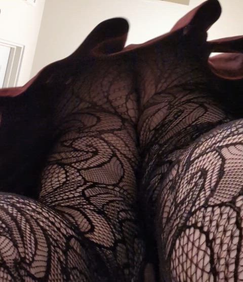 Upskirt video in my fishnets 😵