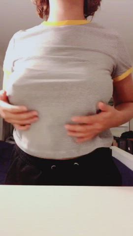 amateur big tits natural tits titty drop clip