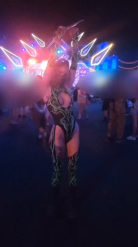 Missing EDCLV 🫶 a weekend full of music, dance, and sex 💦. Such an amazing