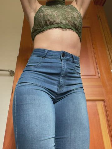 Slim waist … thick ass