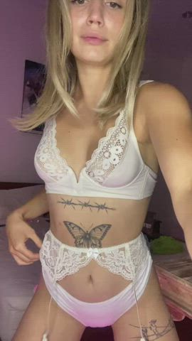 18 years old blonde lingerie onlyfans teen clip