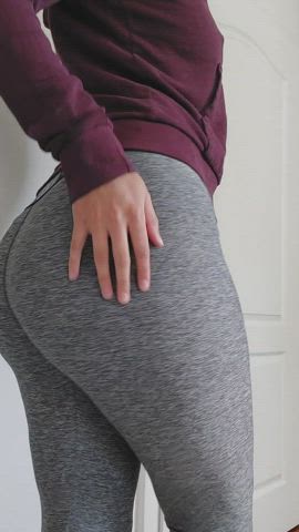 How does my booty look in these leggings?