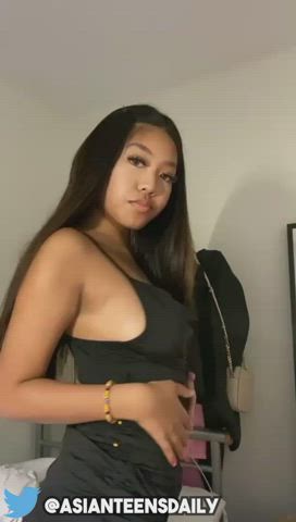 18 Years Old Amateur Asian Big Tits OnlyFans Petite Strip Teen TikTok Porn GIF