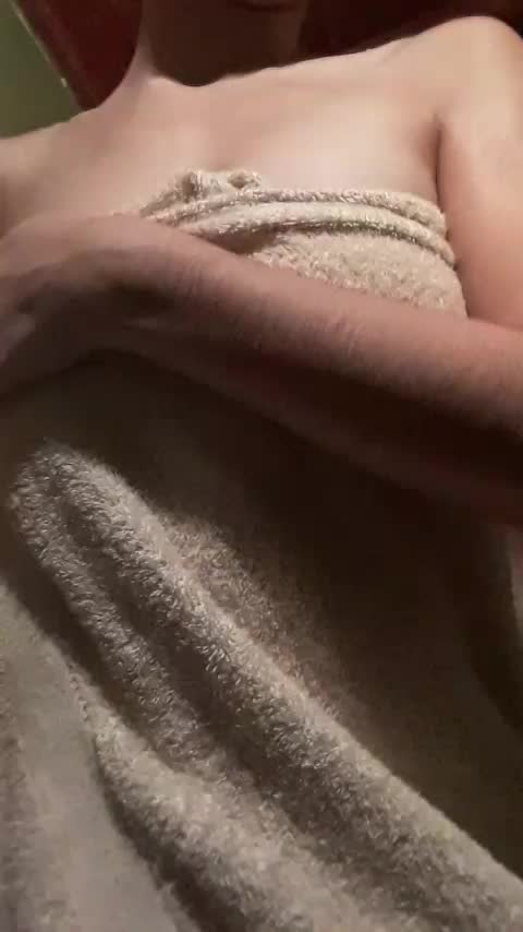 Fresh tits out of the shower ?