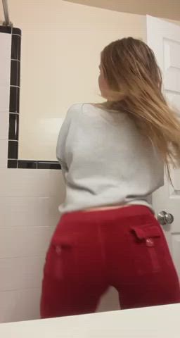 Dancing Dirty Blonde Twerking clip