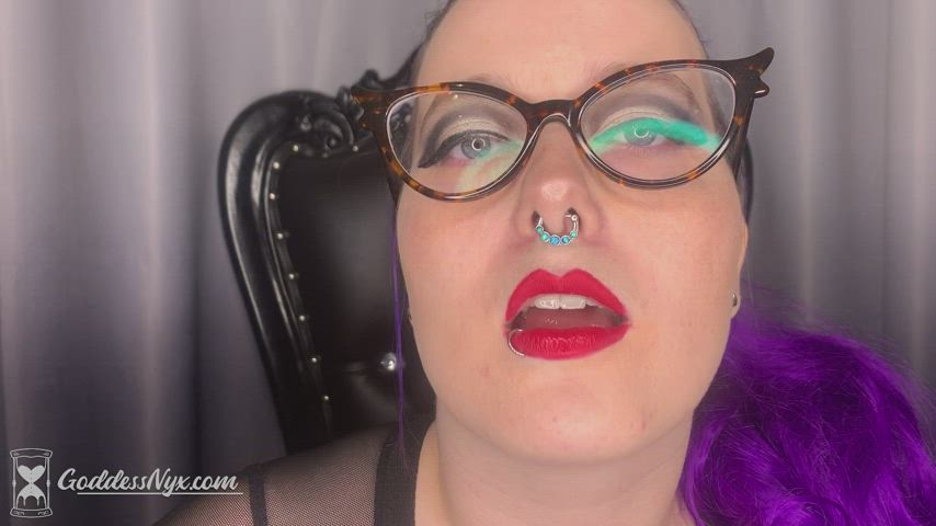 domme femdom goddess kinky lips lipstick fetish messy nails spit wet clip