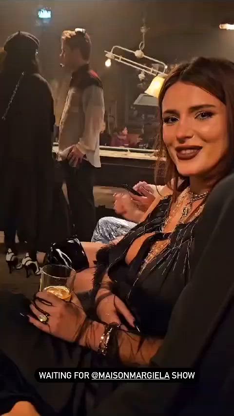 bella thorne celebrity nipslip clip