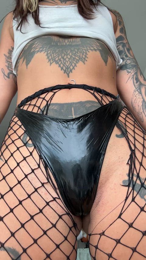 amateur ass big ass booty emo fishnet goth pawg tattooed amateur-girls goth-girls