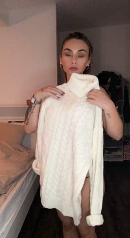 blonde clothed white girl petite clip