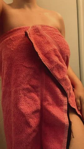 Towel Drop Cumming In Hot! Anyone Joining? [OC]