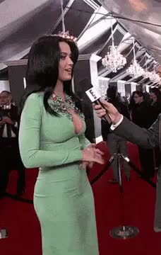 (77080) Katy Perry And Her Famous Dress Cleavage