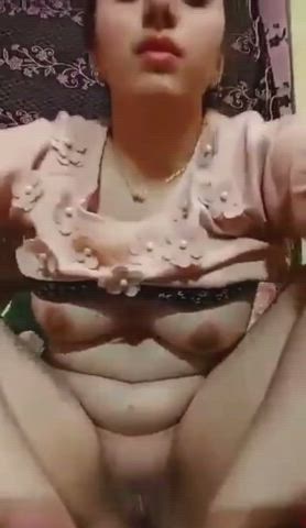 desi fingering girlfriend moaning pakistani pussy spread rubbing selfie clip