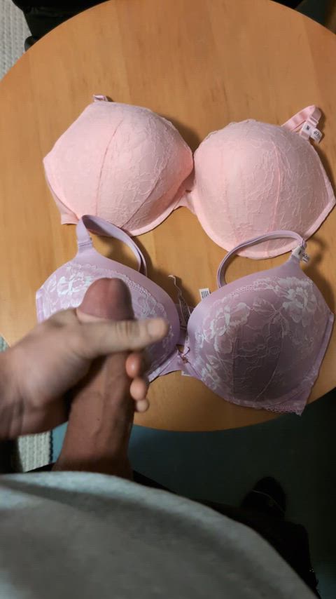 Girl I've been seeing told me to cum on the bras she is going to try on 💧40DDD