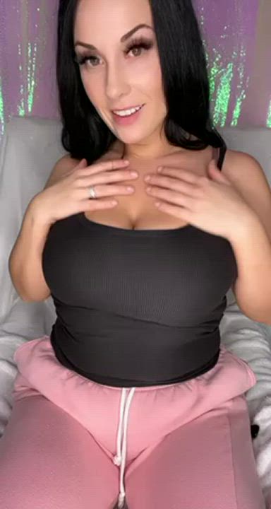 Are my thick titties fuckable for a freaky MILF??