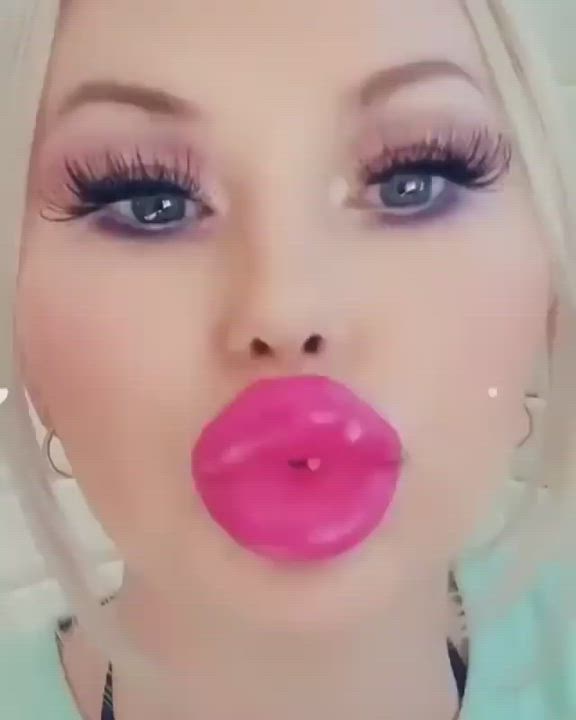 Cute Kissing Lips Lipstick Sucking clip