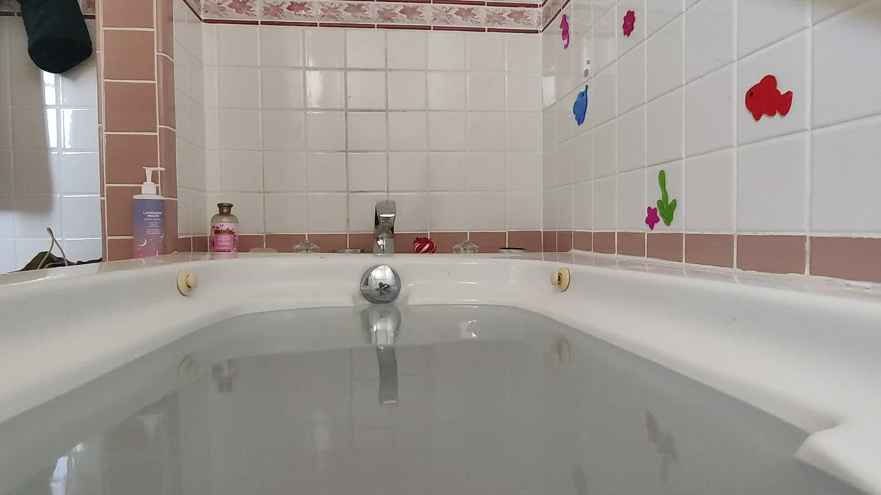 Bad Dragon Bathtub Monster Cock clip