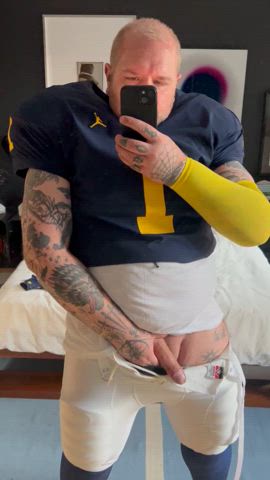amateur bear big dick football jock muscles tattooed thick thick cock clip