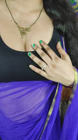 bhabi big tits downblouse housewife indian natural tits saree webcam clip