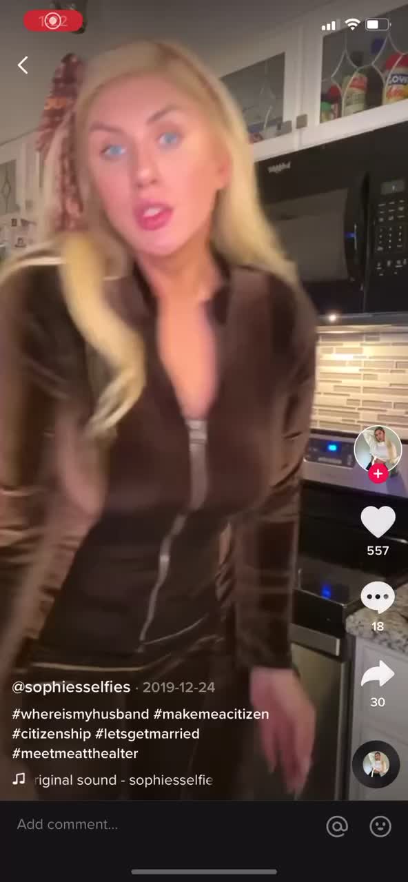 Sophie Eloise Hall trying to attract a husband with her thick ass and sexy body dancing