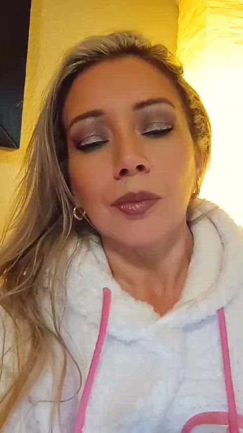 flashing public topless clip
