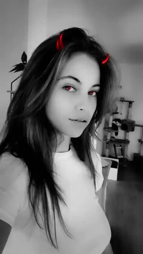 Melina Sophie IG Little Devil