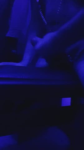 Blue Cumshot Masturbating clip