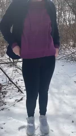 flashing milf outdoor tits clip